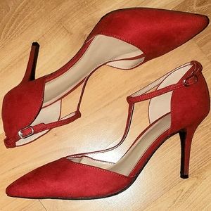 Red Pumps